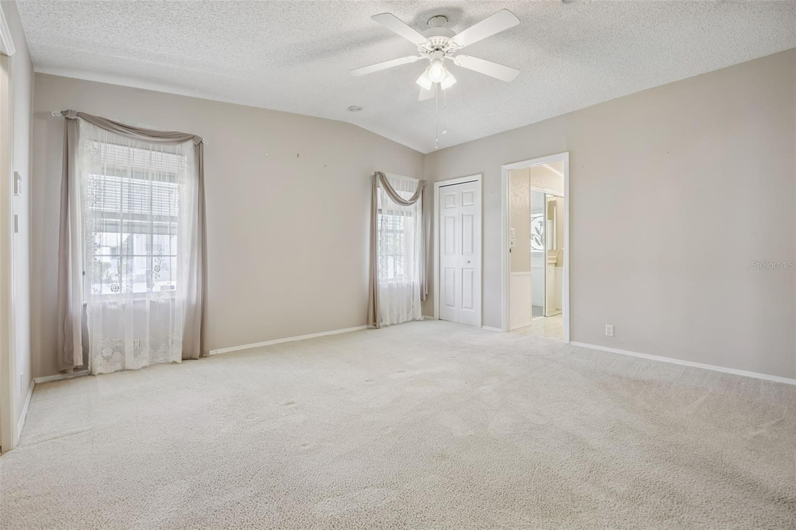 5274 ISLAND VIEW CIR N