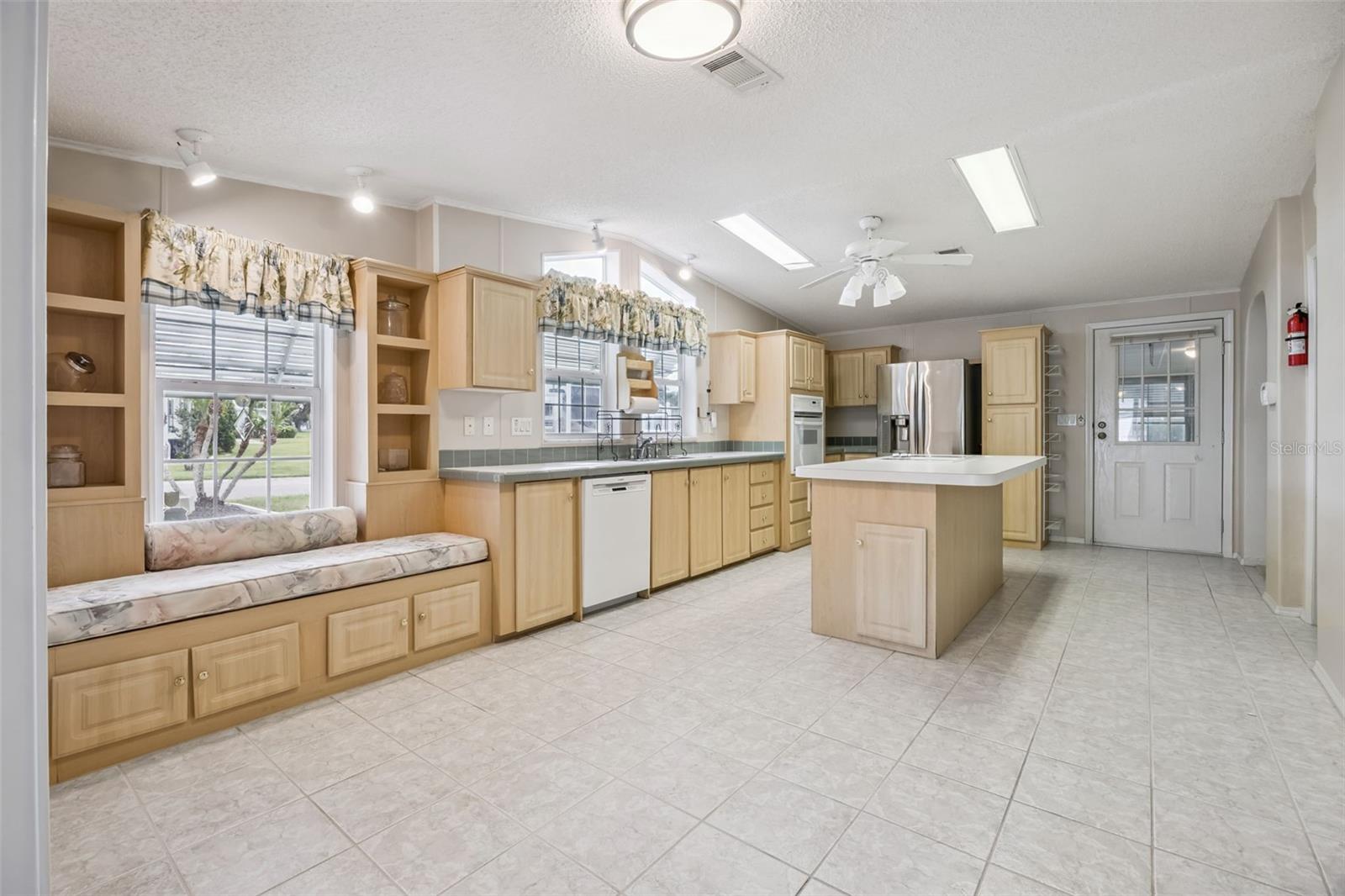 5274 ISLAND VIEW CIR N