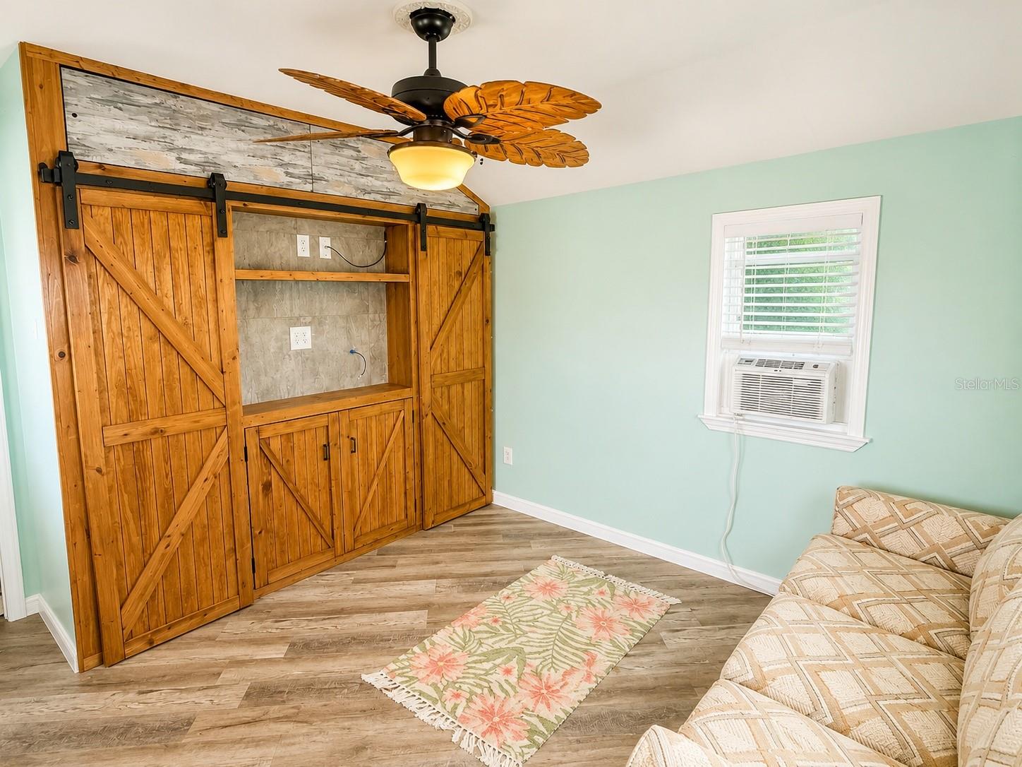 5245 ISLAND VIEW CIR N