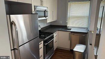 866 BELLEVUE STREET SE UNIT 2