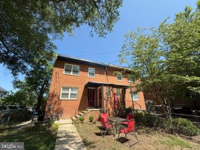 864 BELLEVUE STREET SE 1