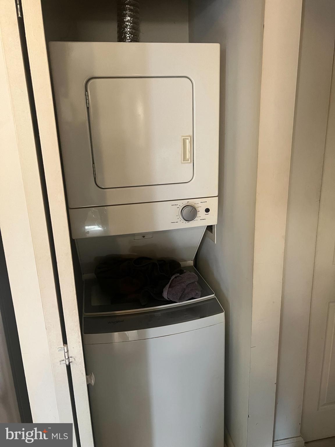 864 BELLEVUE STREET SE 1