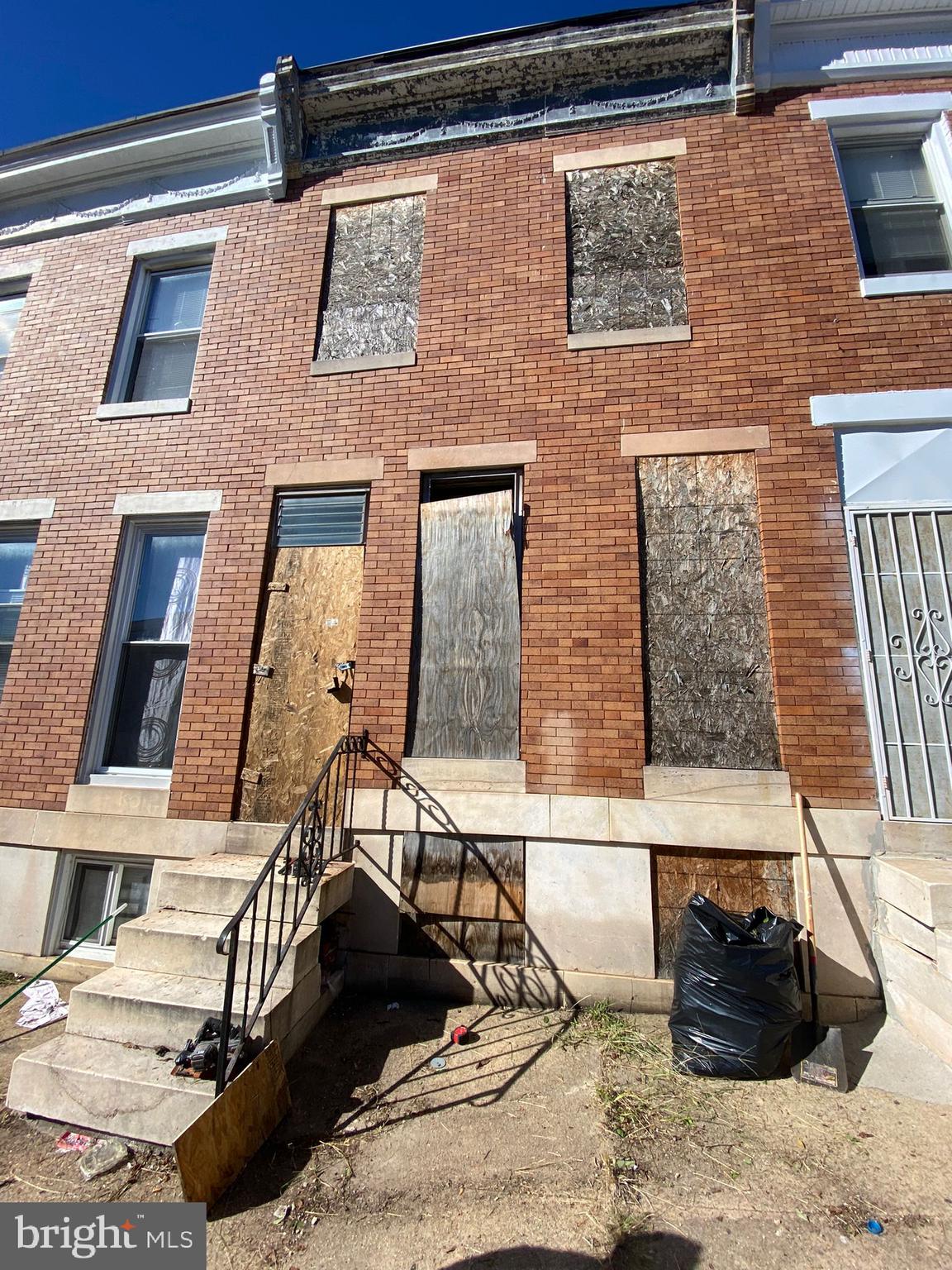 2230 W Baltimore St