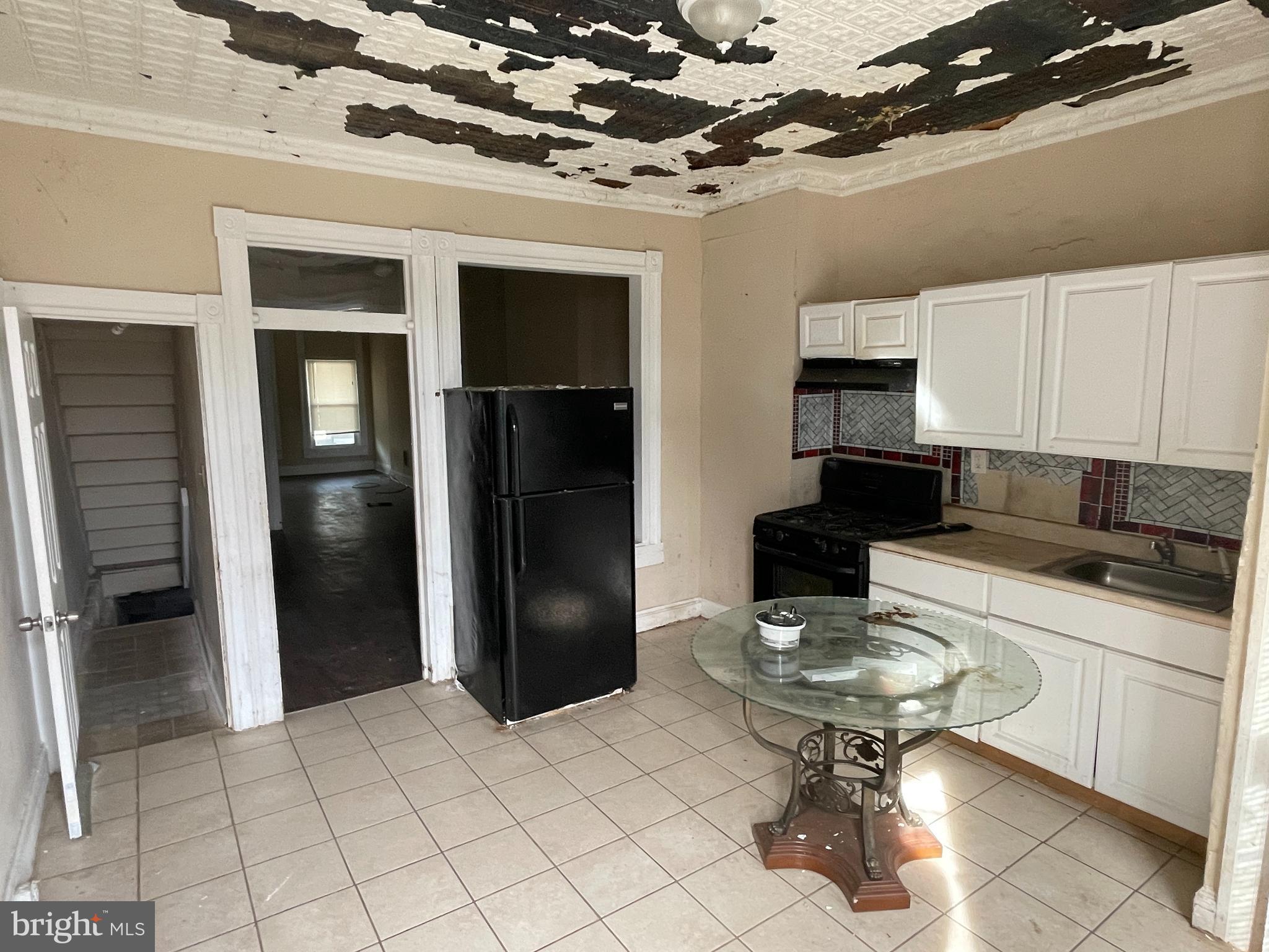 2719 Riggs Ave