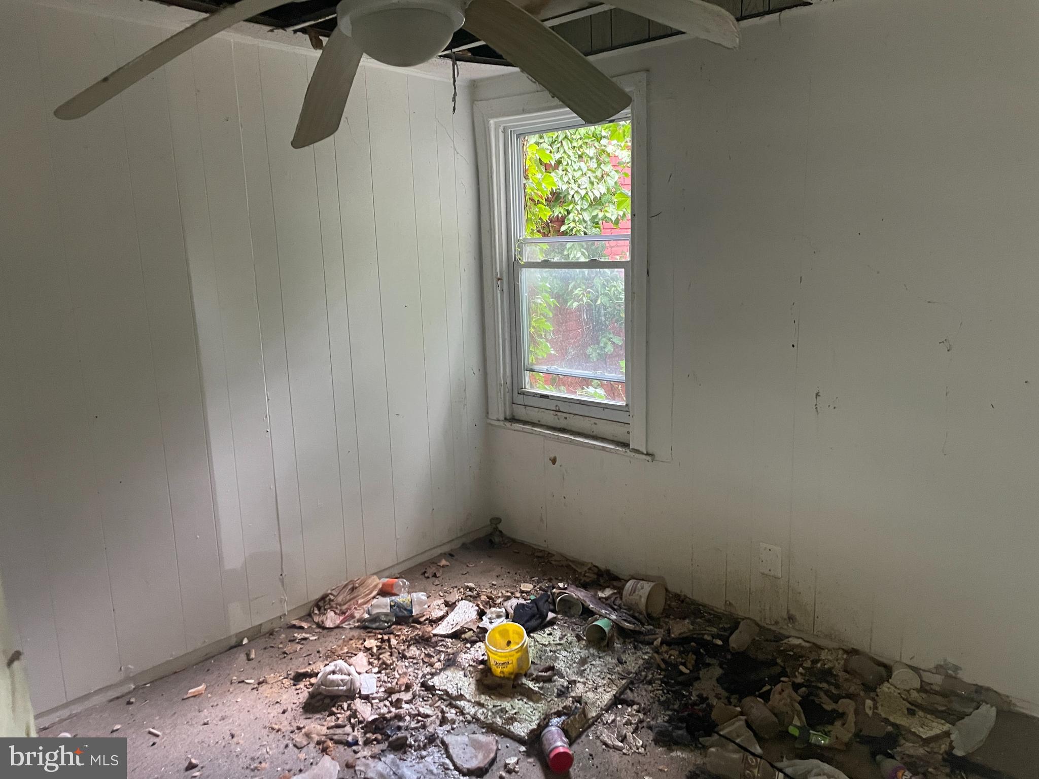 1803 N WARWICK AVENUE