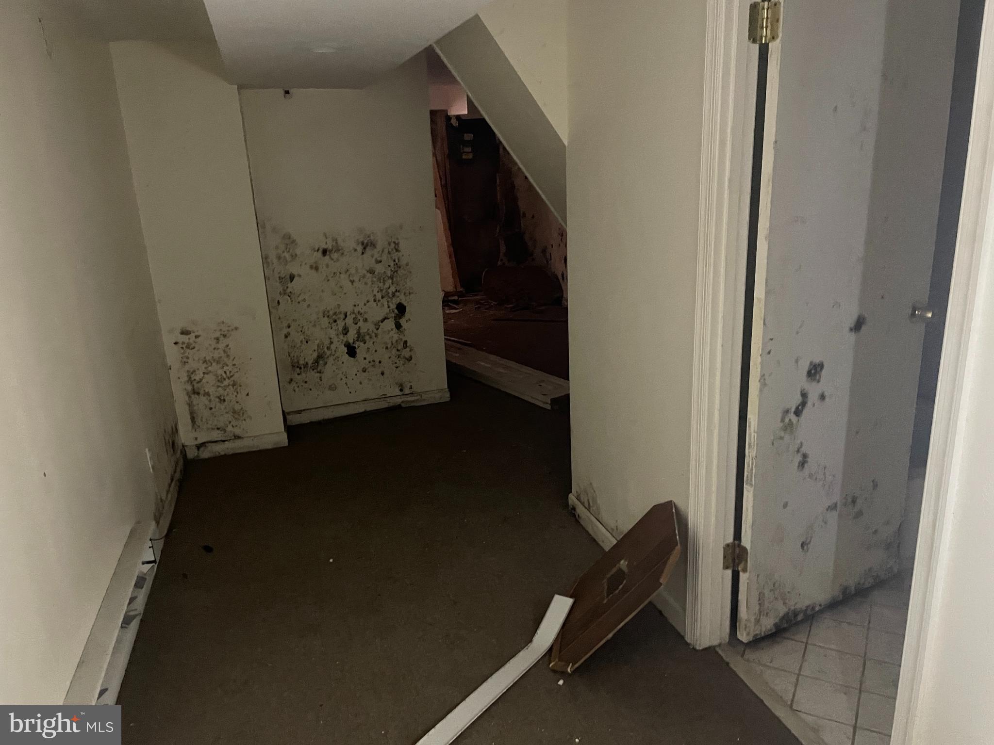 1803 N WARWICK AVENUE