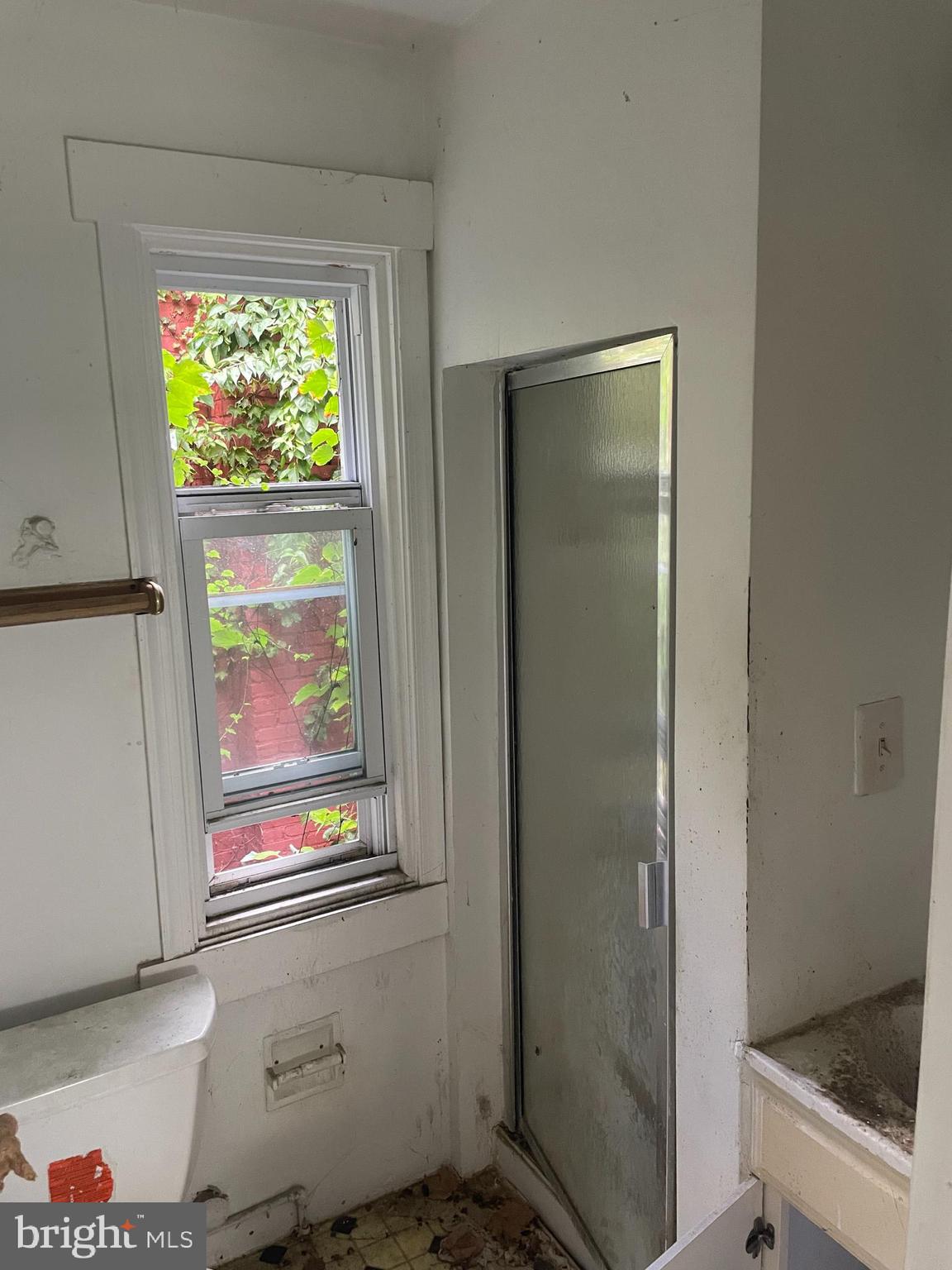 1803 N WARWICK AVENUE