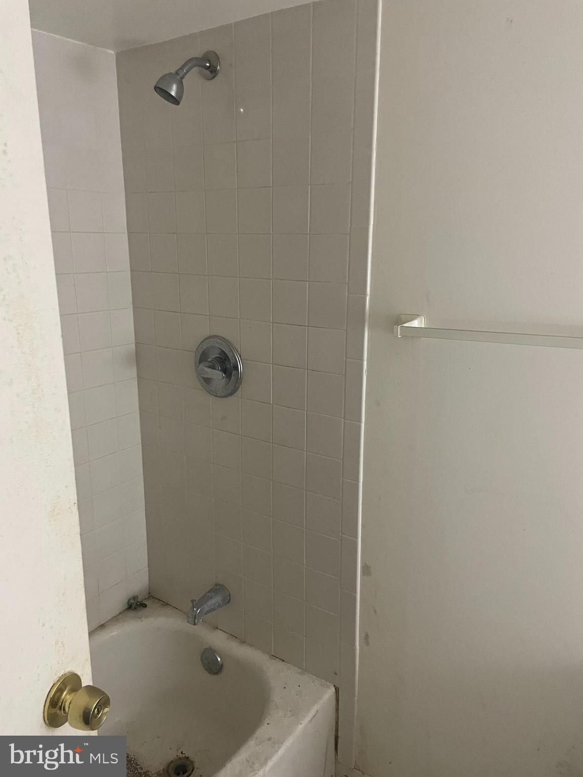 1803 N WARWICK AVENUE