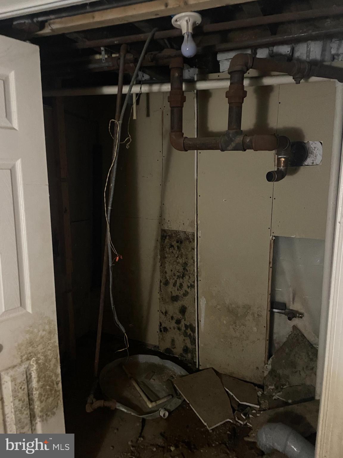 1803 N WARWICK AVENUE