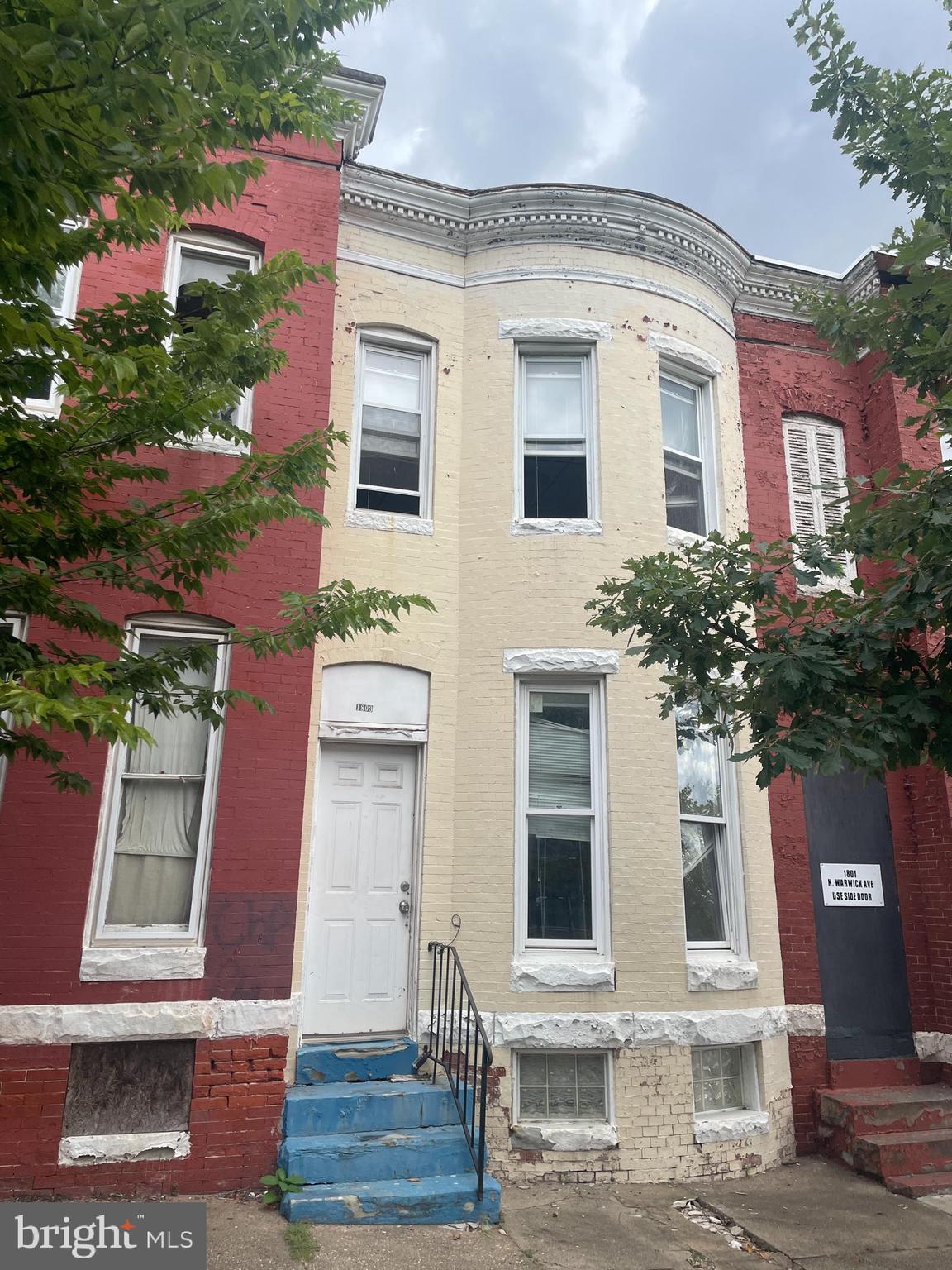 1803 N WARWICK AVENUE