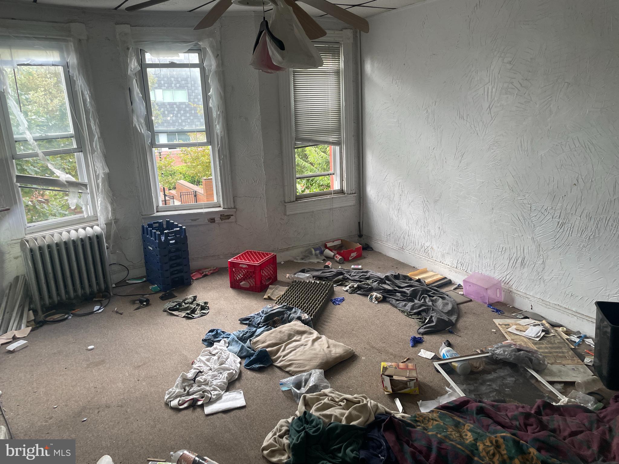 1803 N WARWICK AVENUE