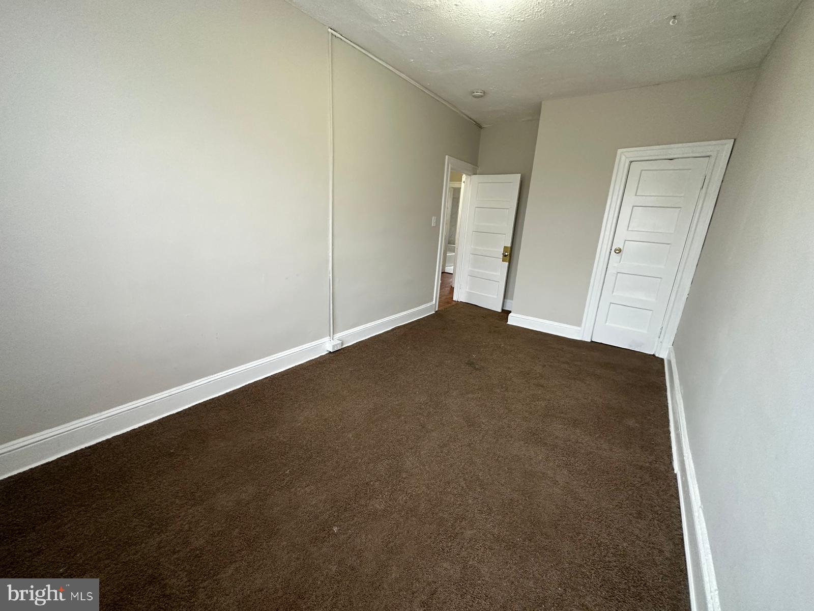 2859 W GARRISON AVENUE