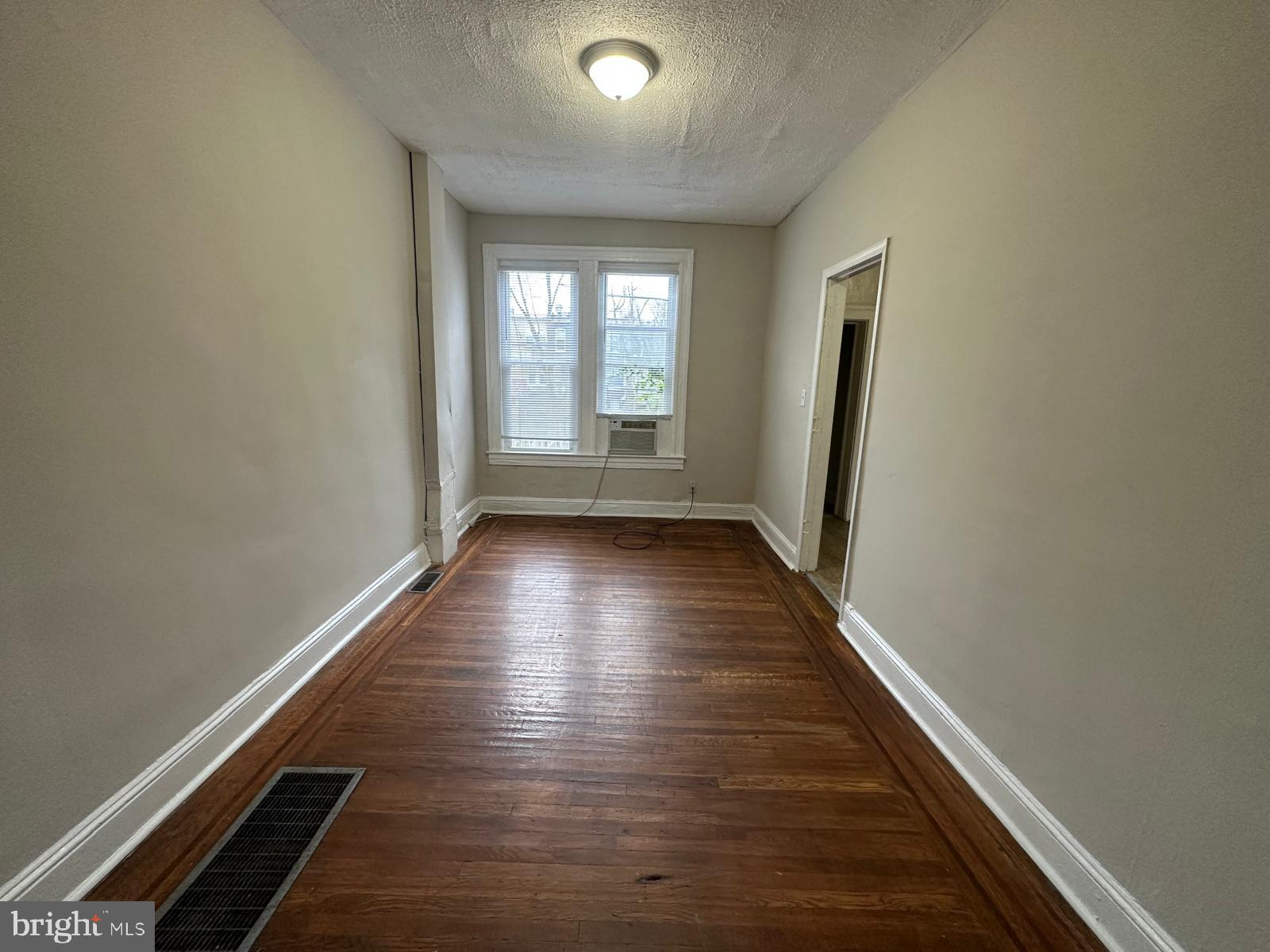 2859 W GARRISON AVENUE