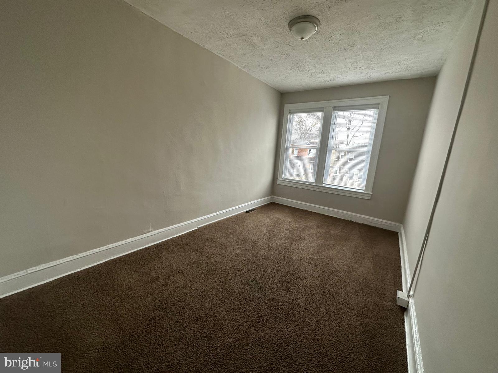 2859 W GARRISON AVENUE