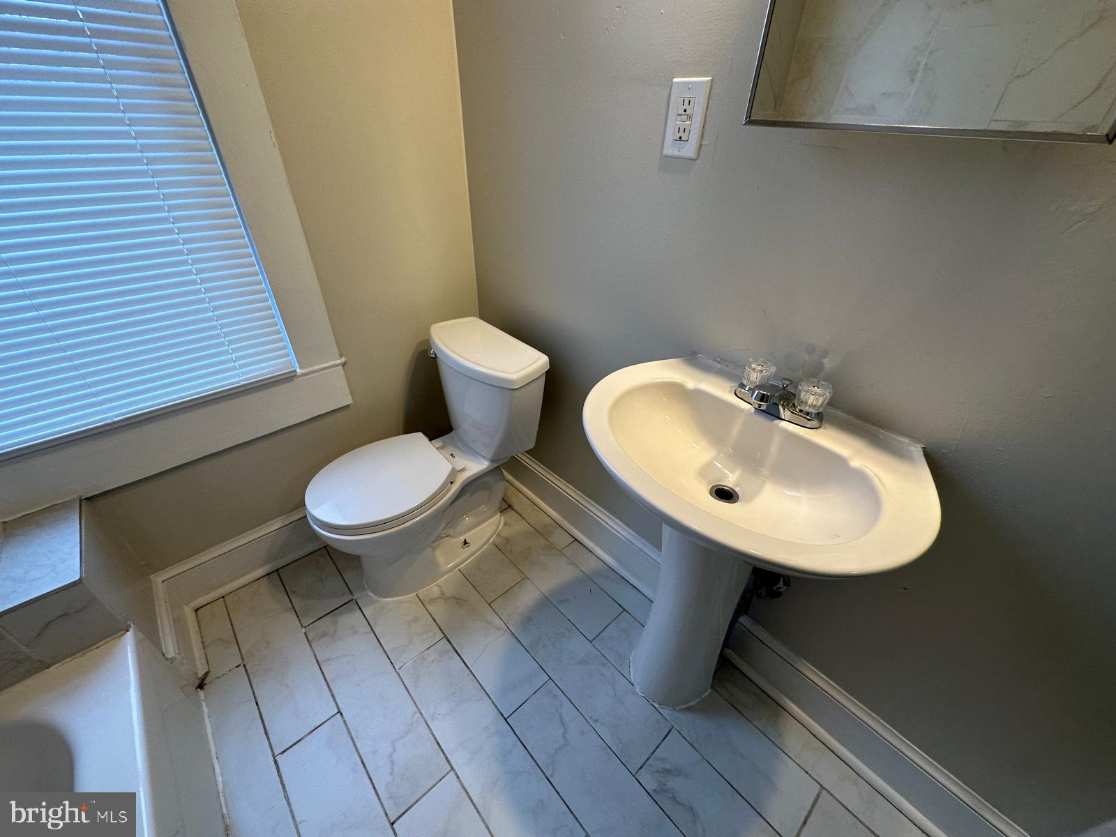 2859 W GARRISON AVENUE