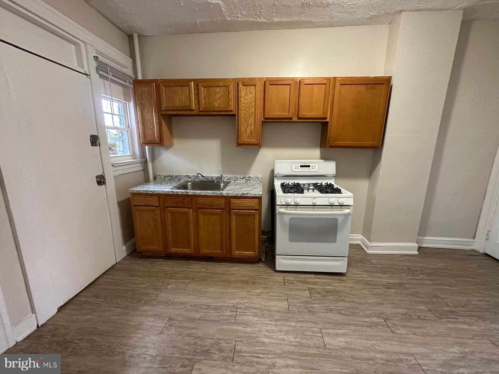 2859 W GARRISON AVENUE