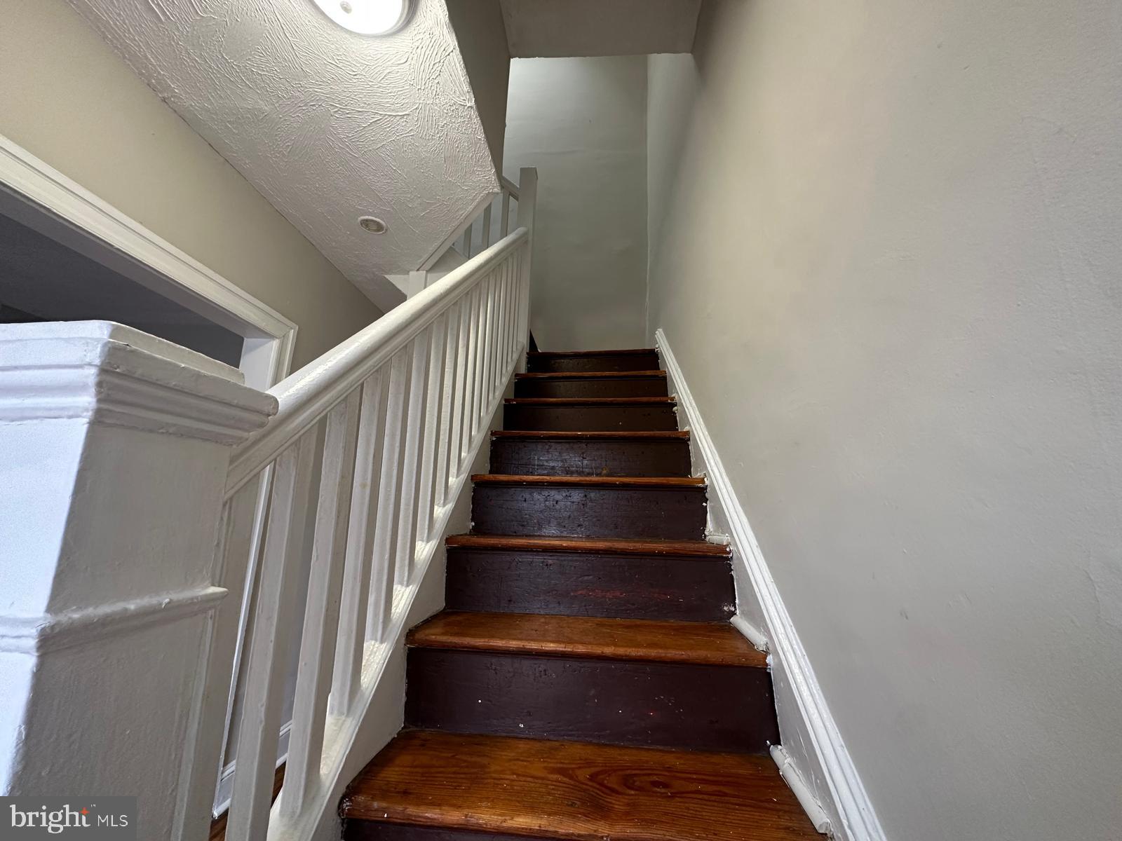 2859 W GARRISON AVENUE