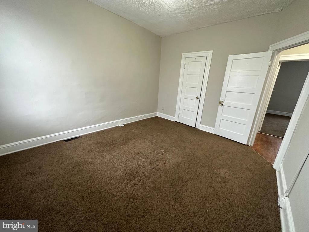 2859 W GARRISON AVENUE