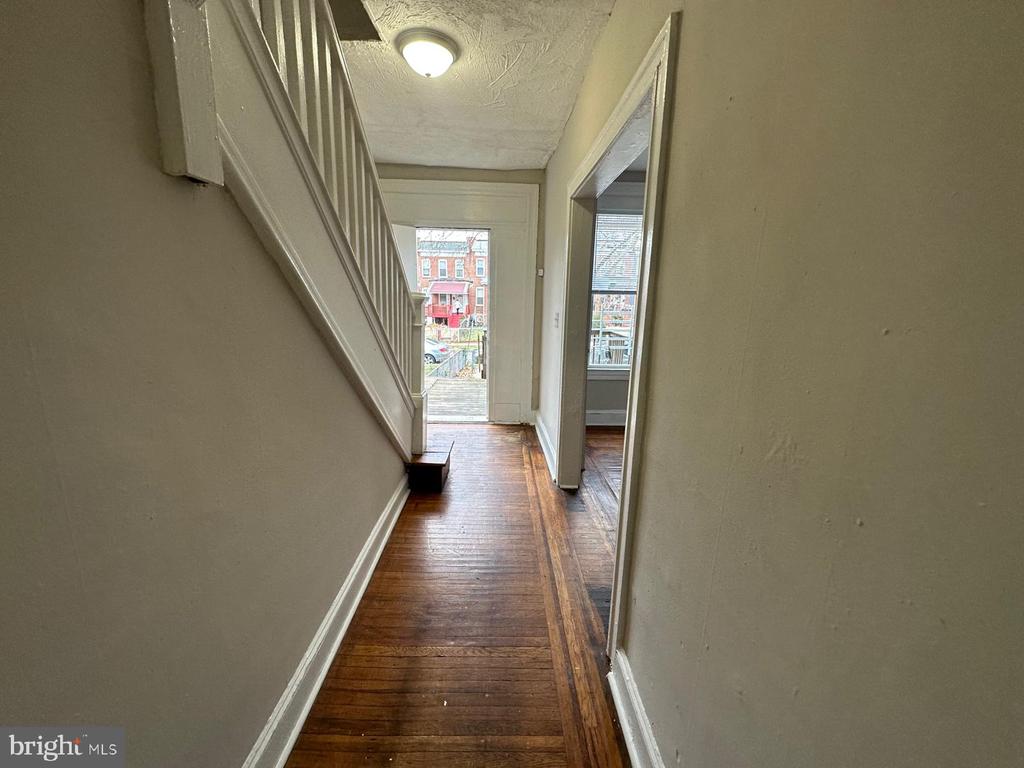 2859 W GARRISON AVENUE