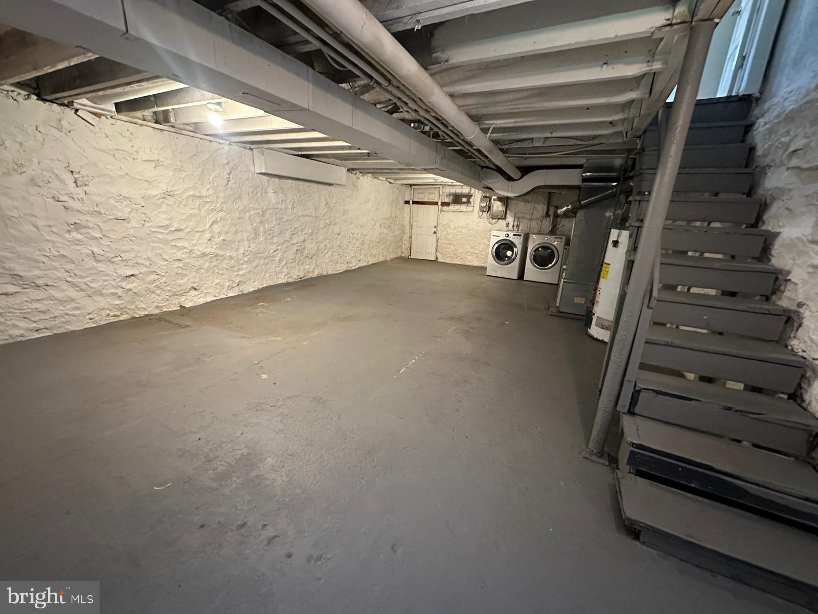 2859 W GARRISON AVENUE