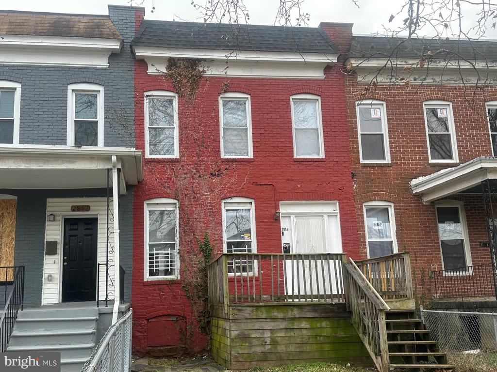 2859 W GARRISON AVENUE