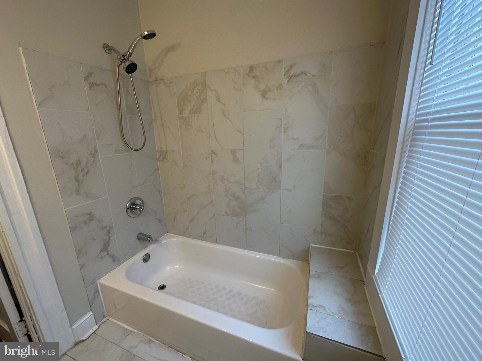 2859 W GARRISON AVENUE