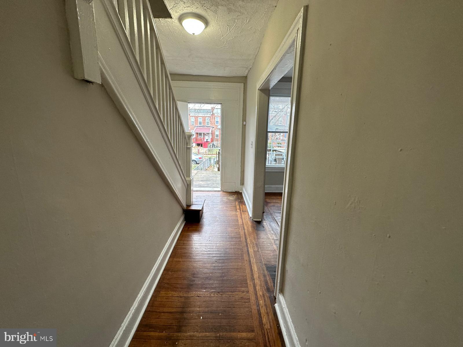 2859 W GARRISON AVENUE