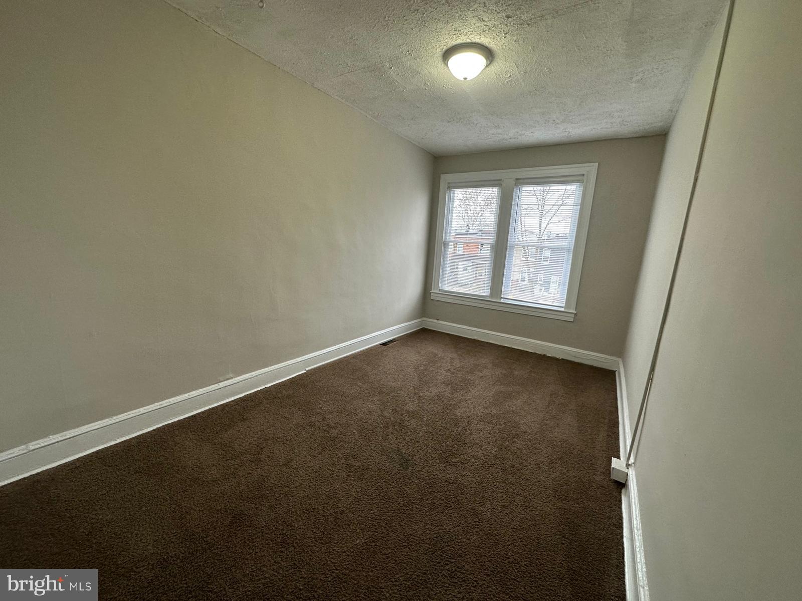 2859 W GARRISON AVENUE