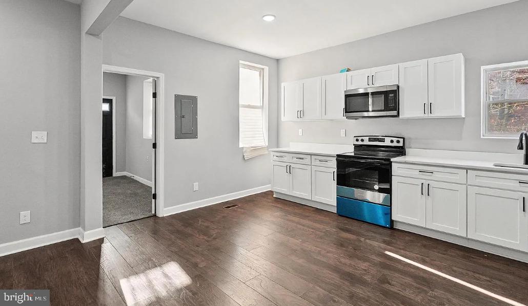 2301 WHITTIER AVENUE 3