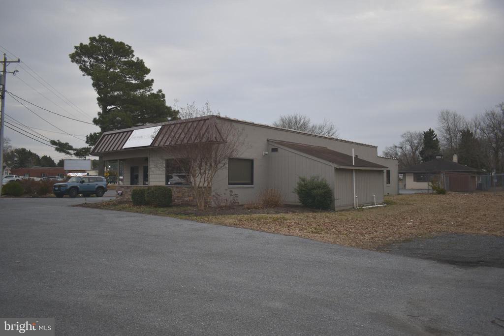 400 SNOW HILL ROAD