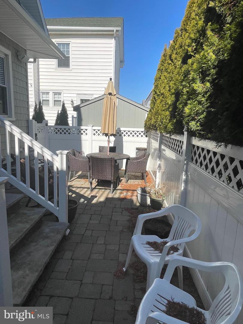 11 S HANOVER AVE