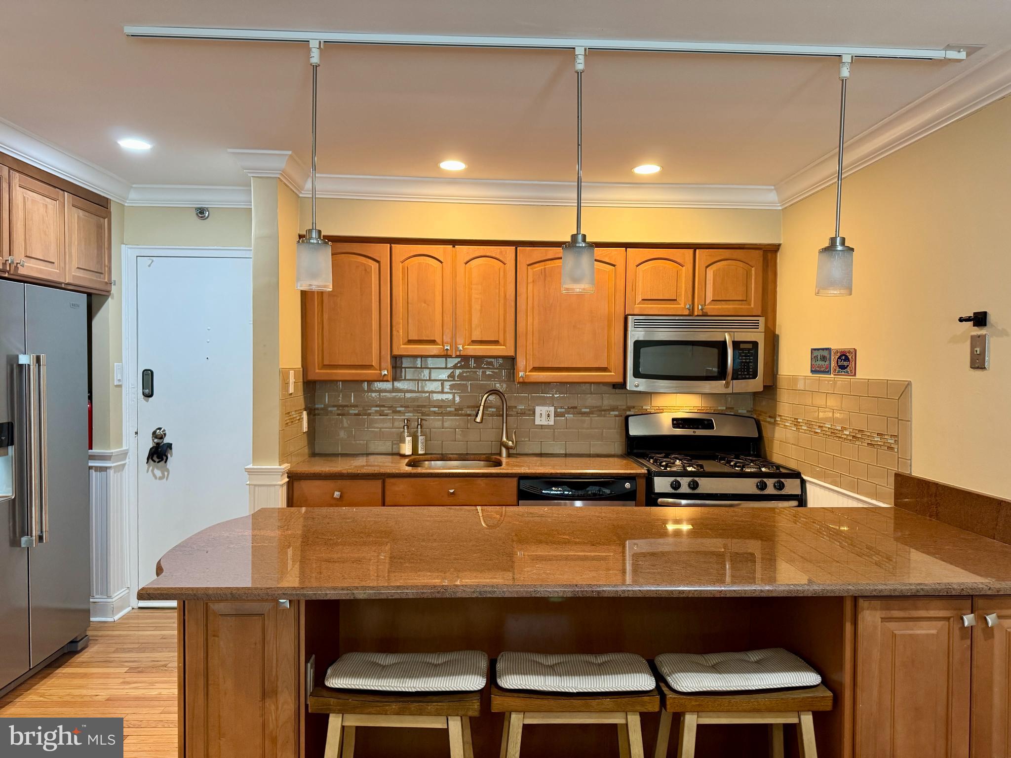 9300 ATLANTIC AVENUE 204