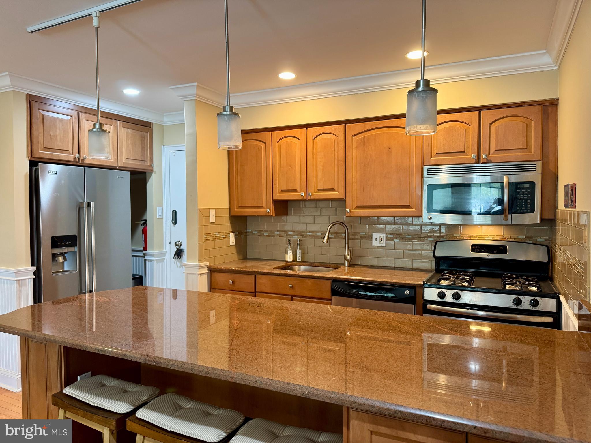 9300 ATLANTIC AVENUE 204