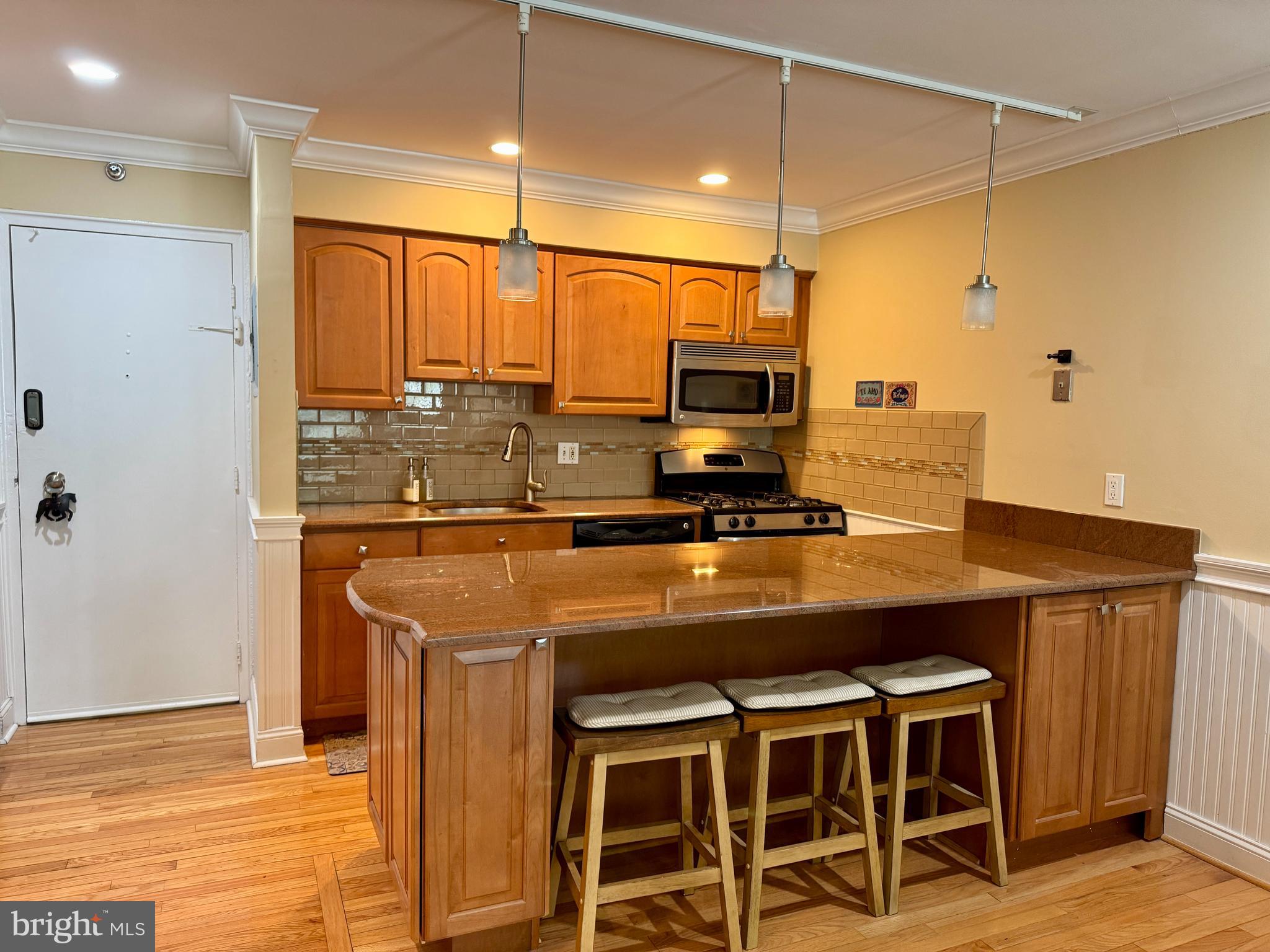 9300 ATLANTIC AVENUE 204