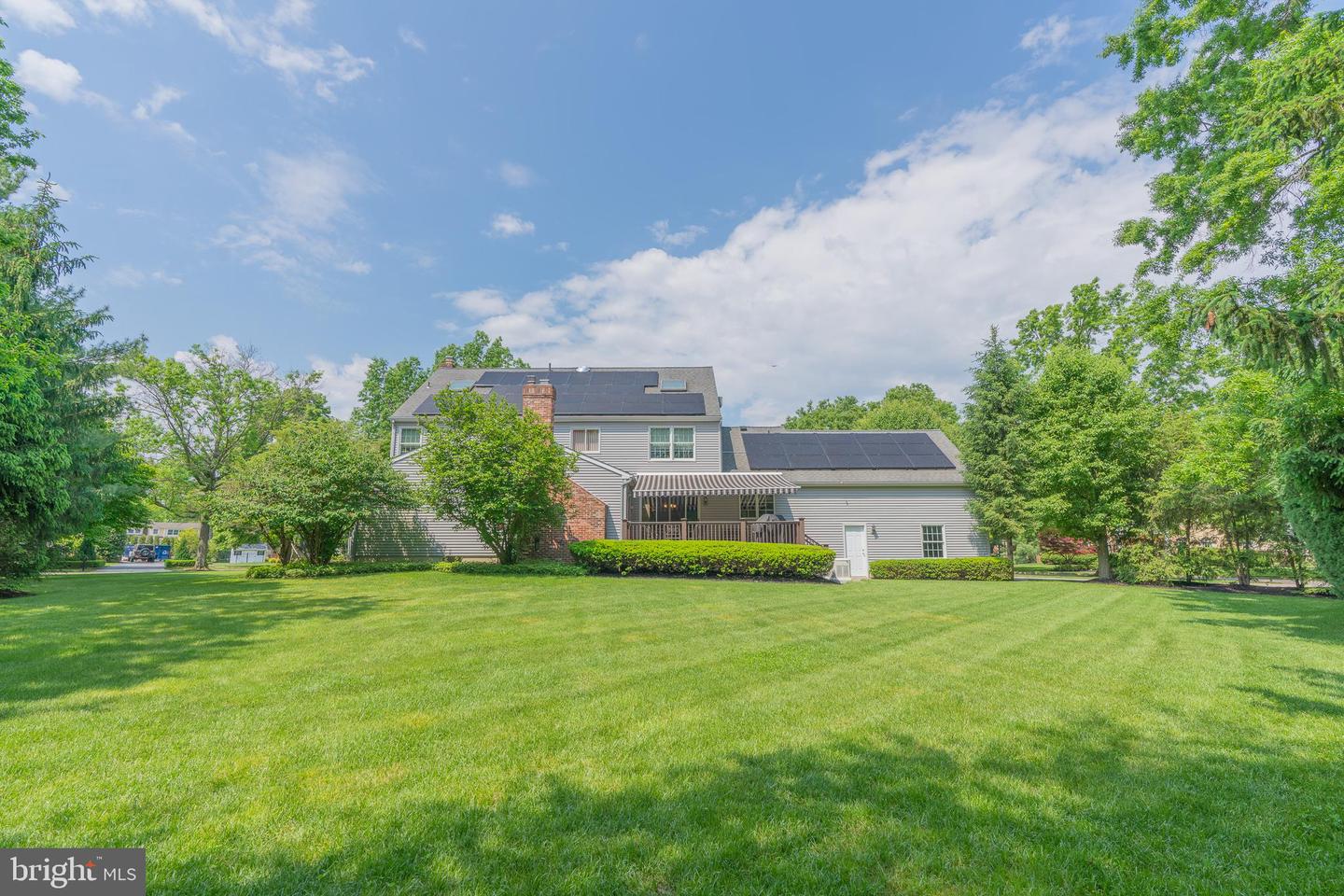 739 Mill St