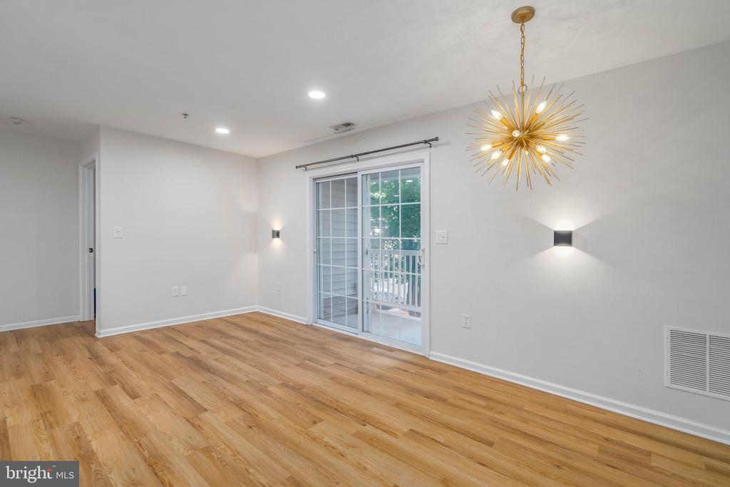 208 Lawrence Ln