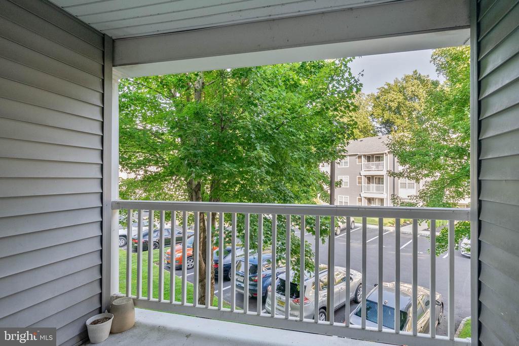 208 Lawrence Ln