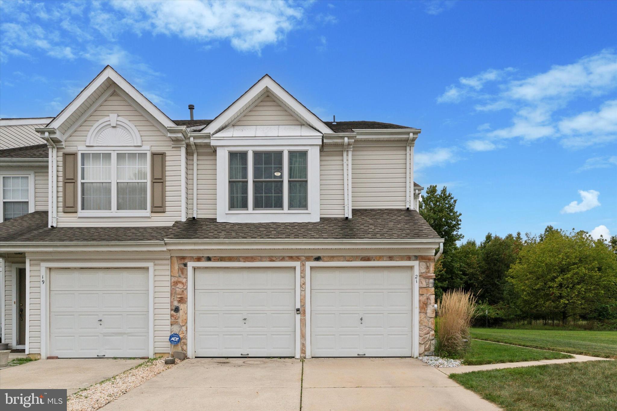 21 Buckingham Way