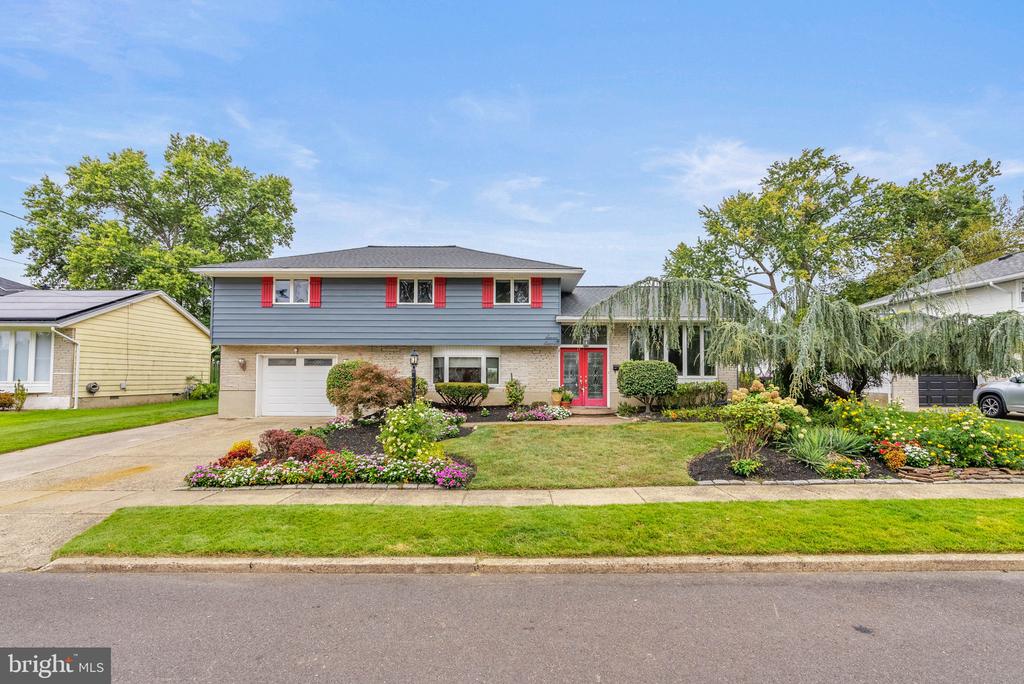 711 GEORGE LANE