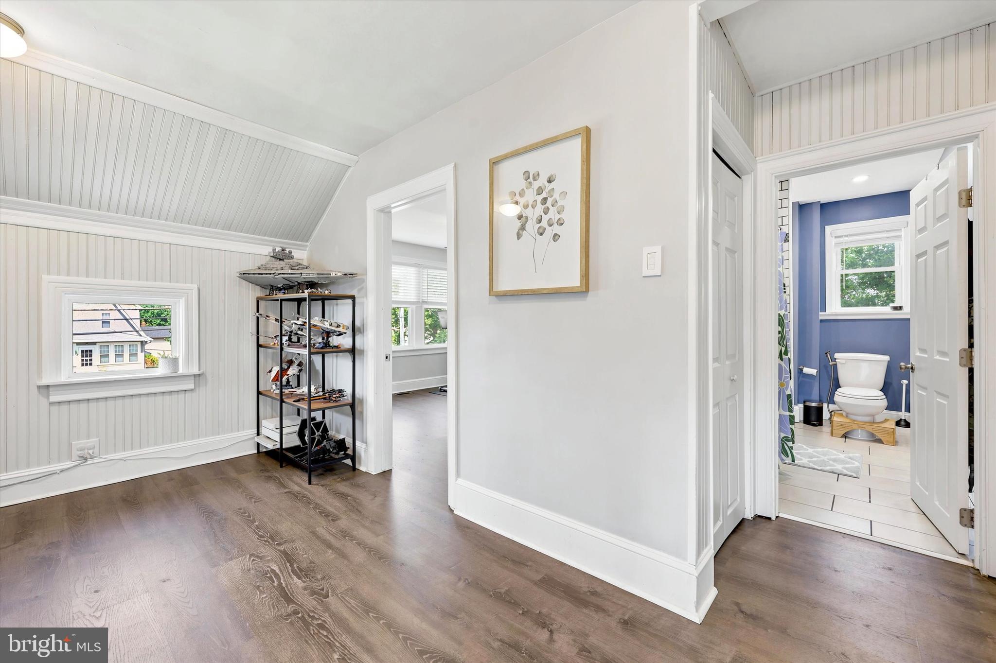 303 N WARWICK ROAD