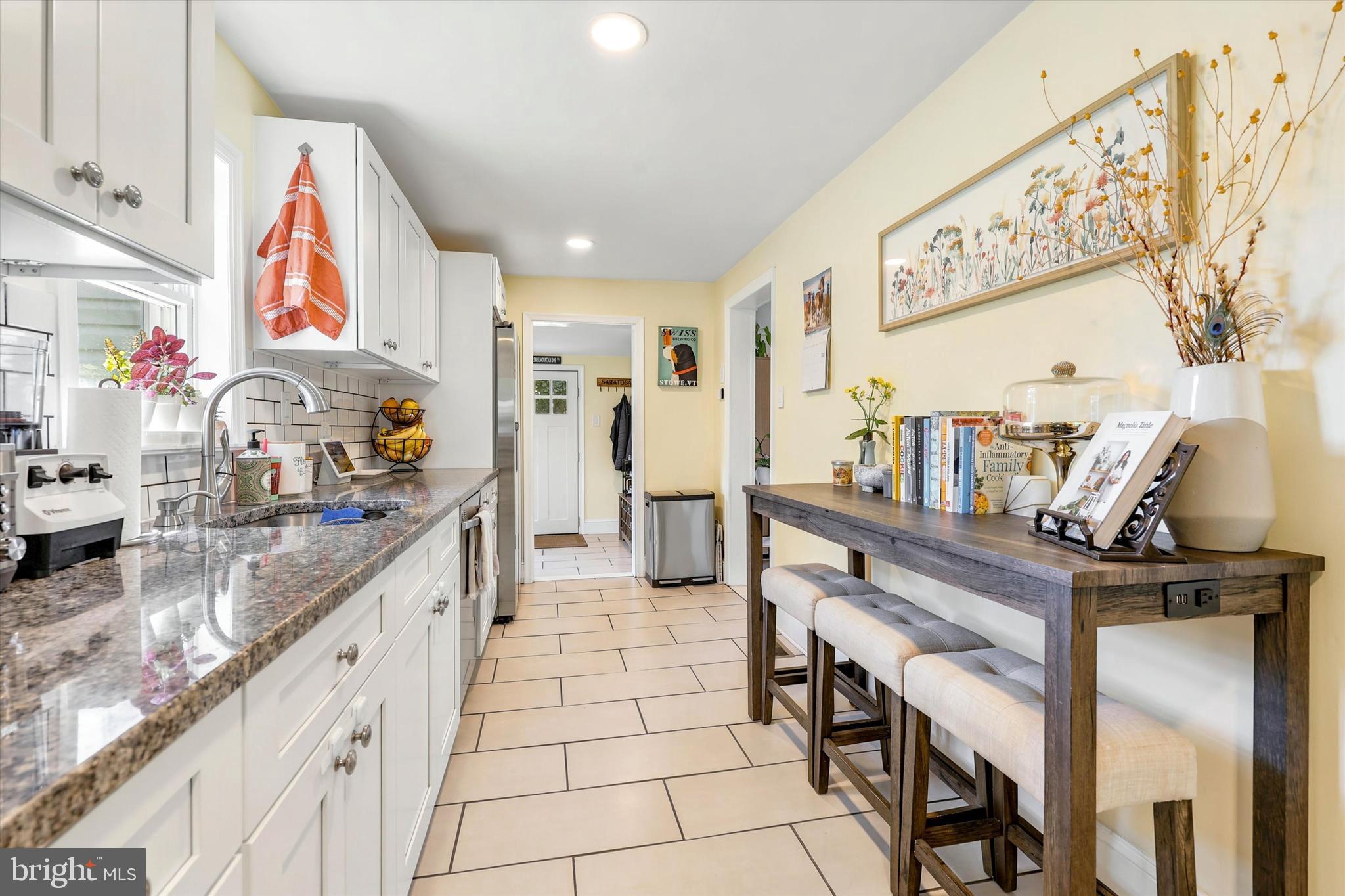 303 N WARWICK ROAD