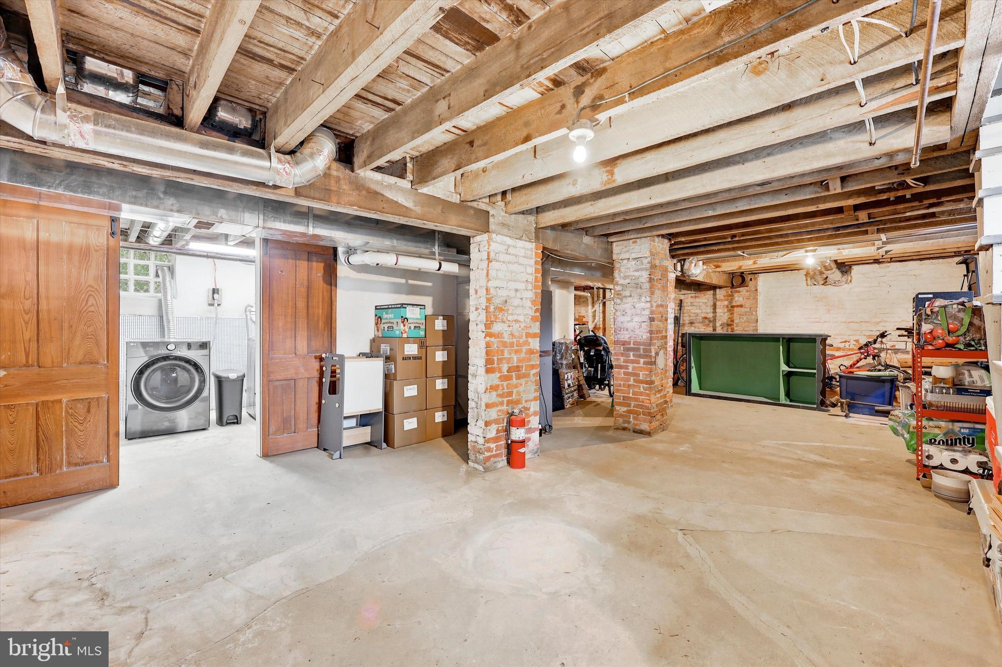 303 N WARWICK ROAD