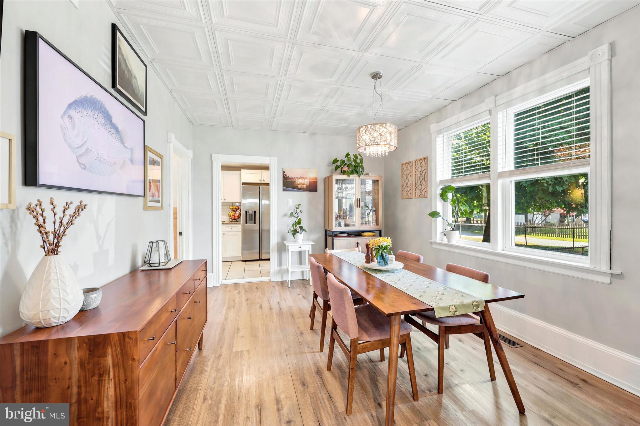 303 N WARWICK ROAD