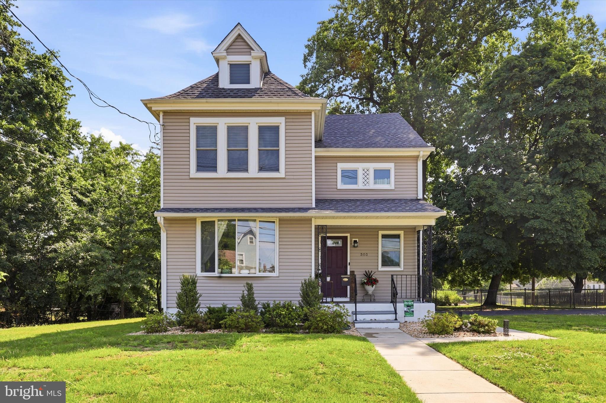 303 N WARWICK ROAD
