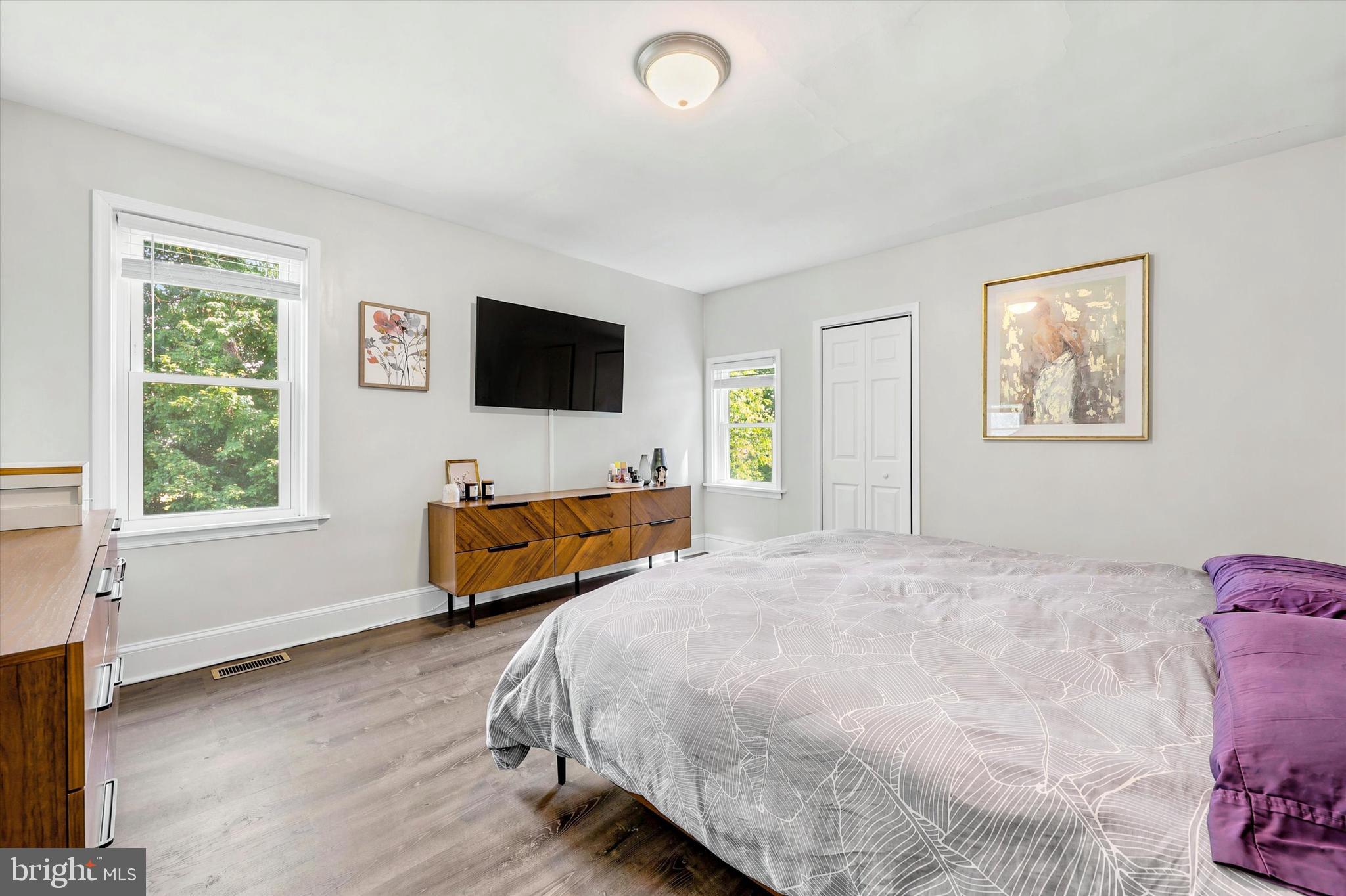 303 N WARWICK ROAD