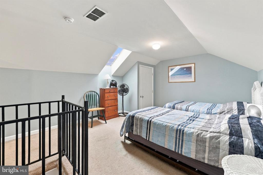 116 E 17TH AVENUE Unit: 301