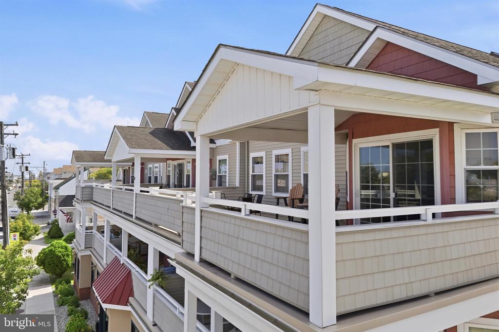 116 E 17TH AVENUE Unit: 301
