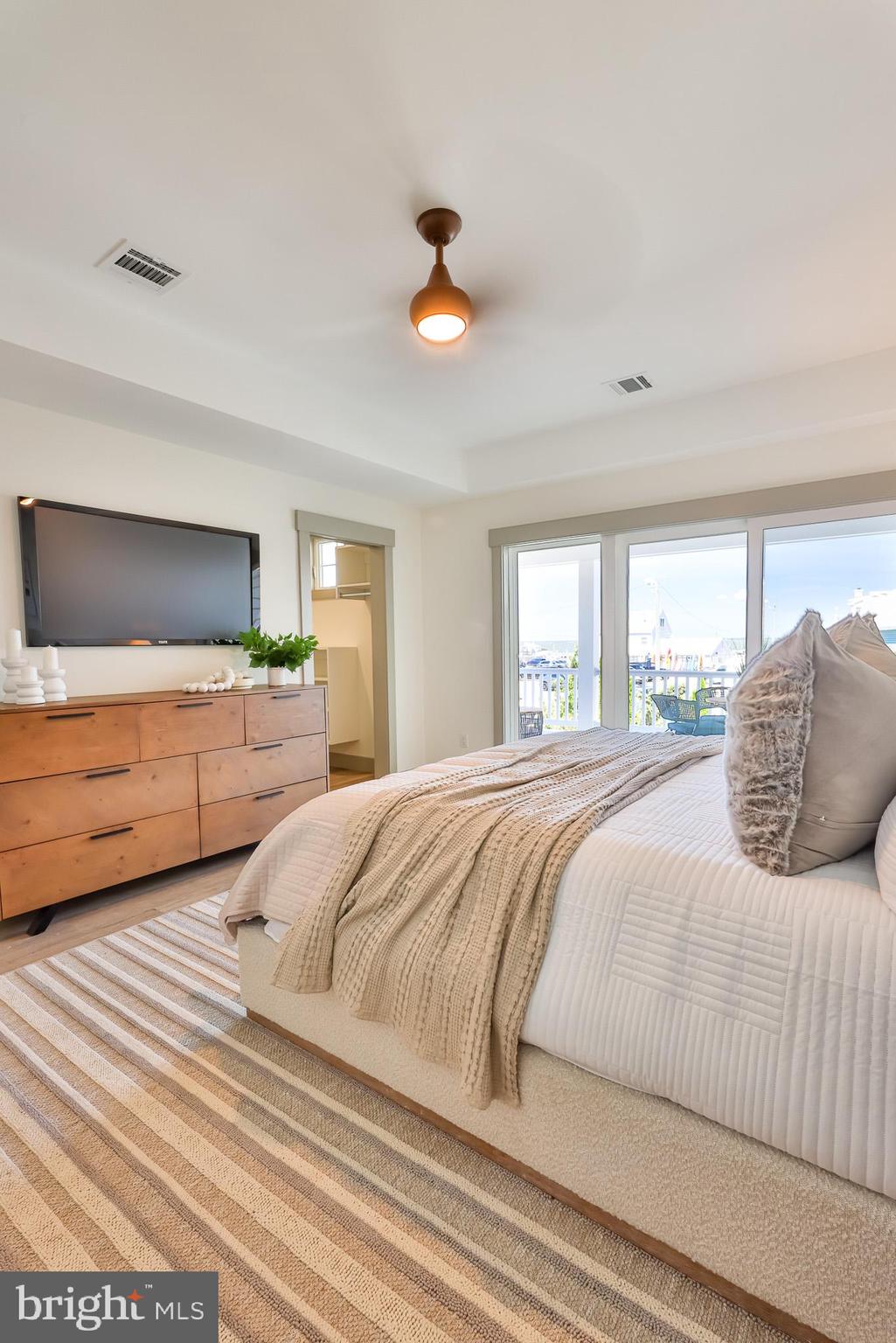 1210 Long Beach #B