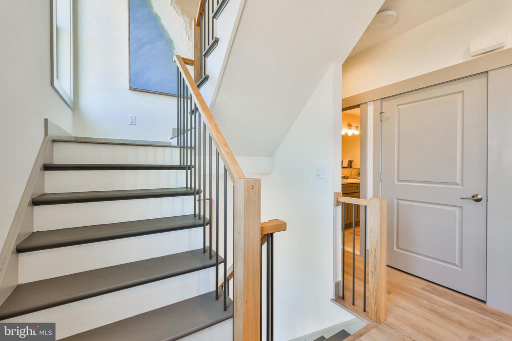 1210 Long Beach #B