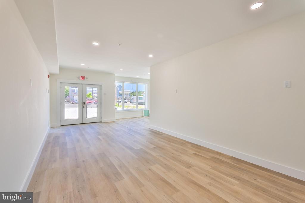 1210 Long Beach #B